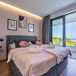 Schoenes Ziganto By Interhome Poljane