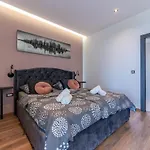Schoenes Ziganto By Interhome Poljane