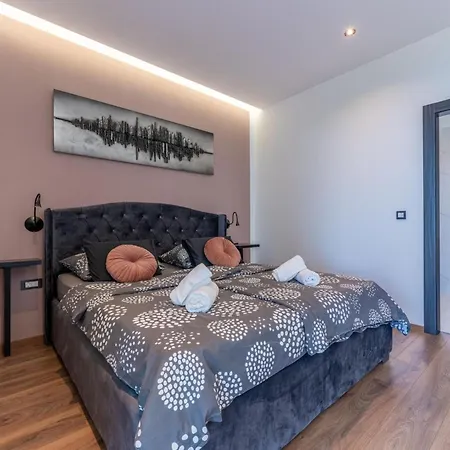 Schoenes Ziganto By Interhome Poljane