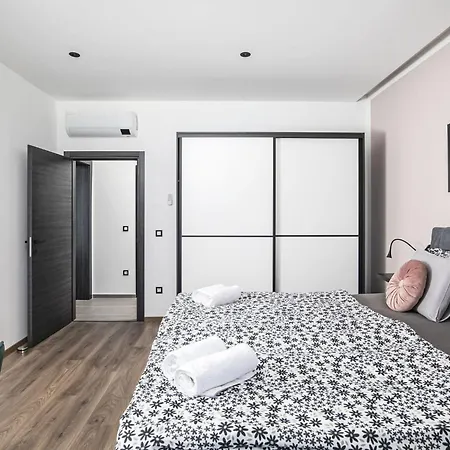 別荘 Schoenes Ziganto By Interhome