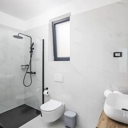 別荘 Schoenes Ziganto By Interhome