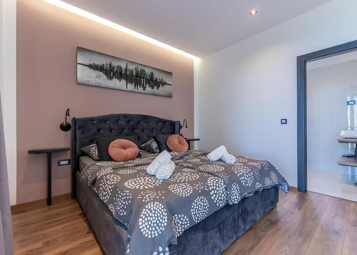 Schoenes Ziganto By Interhome Poljane