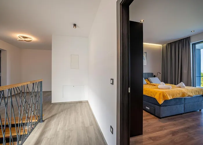 Schoenes Ziganto By Interhome Poljane